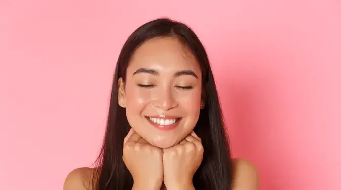 Kering atau Berminyak? Cara Mudah Menentukan Jenis Kulit Wajah Anda