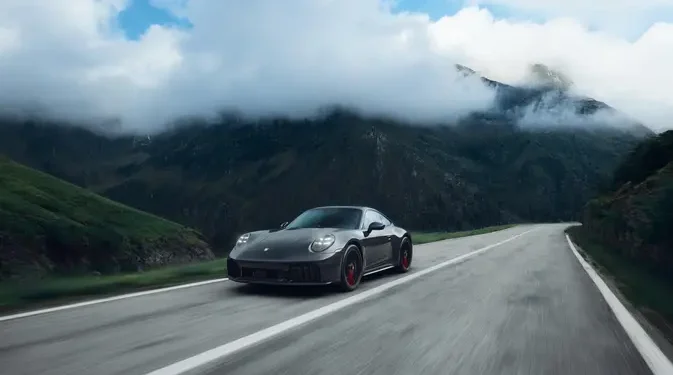 Porsche 911 Carrera 4 GTS Edisi Terbatas Tribute to Transfagarasan Hanya 10 Unit di Dunia