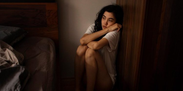 6 Gejala Kecemasan Sosial yang Sering Salah Diartikan Sebagai Rasa Malu Biasa