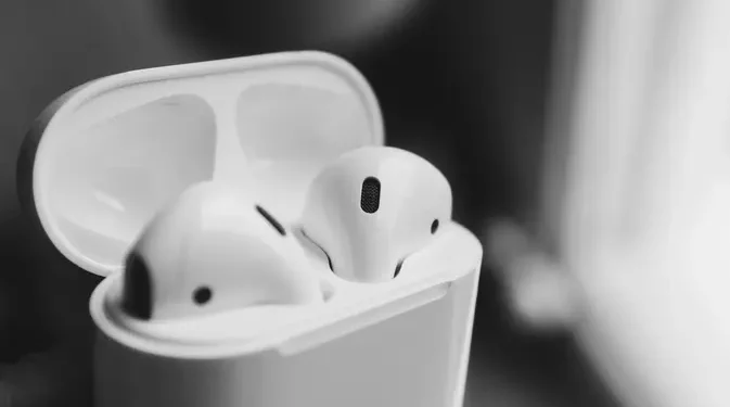 iOS 26 Memungkinkan AirPods Mengendalikan Kamera iPhone Jarak Jauh