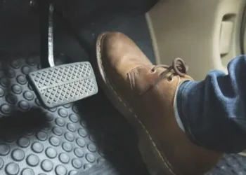 Mobil Bergetar Saat Digas, Ini Penyebabnya