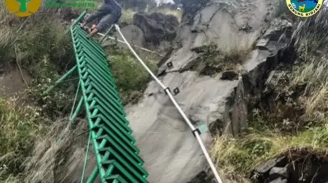 7 Perbaikan Jalur Pendakian Rinjani yang Rawan Selip dan Licin