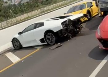 Kecelakaan Supercar Tabrak Pembatas Jalan di Tol Kunciran Diduga Ngebut dan Sulit Dikendalikan