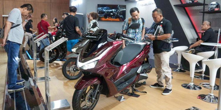 Dukung Mobilitas Harian, Ini Daftar Harga Terbaru Skuter 160 Cc