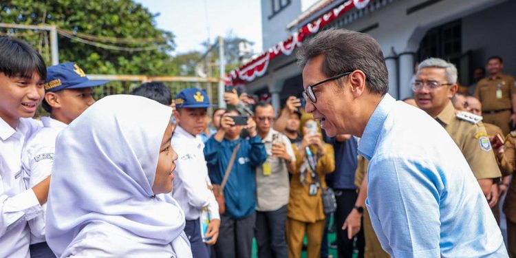 Kesehatan Anak Sekolah Bukan Hanya Urusan Medis tetapi Juga Masa Depan Bangsa menurut Menkes Budi
