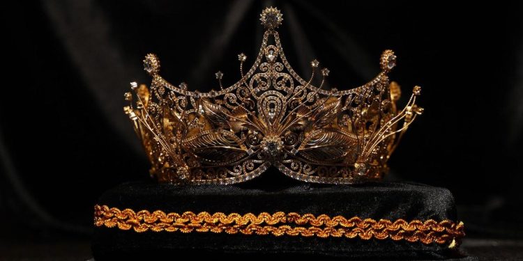 Mahkota Miss Universe Indonesia 2025 yang Penuh Doa