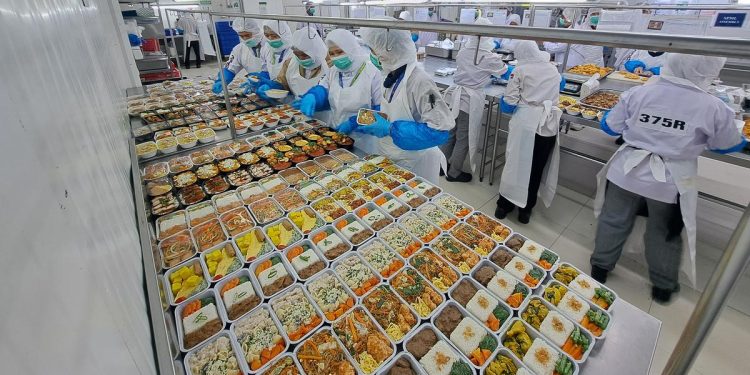 Dapur Purantara Penyaji Hidangan Bintang Lima di Dalam Pesawat
