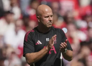 Arne Slot Soroti Momen Kunci Kekalahan Liverpool di Community Shield