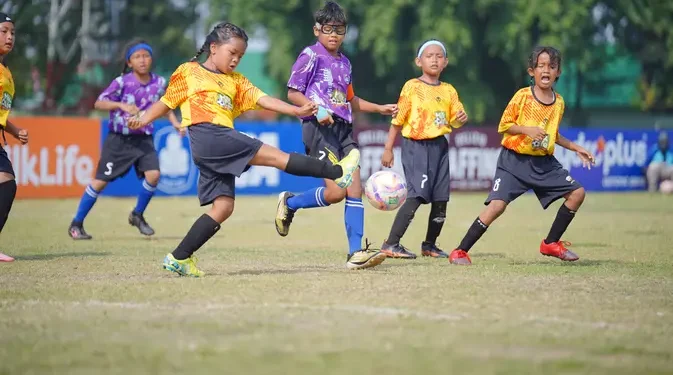 Dominasi Kalirungkut I264 dalam Sepak Bola Putri Usia Dini di Surabaya