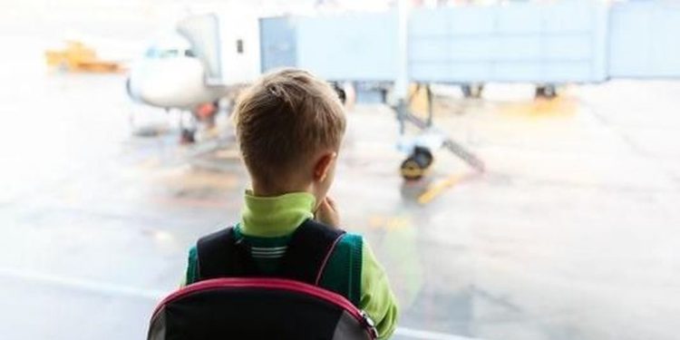 Orang Tua Berlibur, Anak Usia 10 Tahun Tertinggal di Bandara