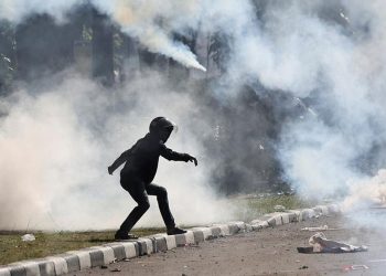 Dampak Gas Air Mata terhadap Kesehatan Tubuh Manusia