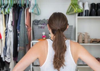 Kelelahan Lemari, Ketika Lemari Penuh Namun Terasa Kekurangan Pakaian