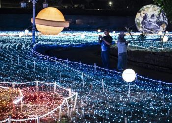 Wisata Malam Lights Wonderland di Grand Maerakaca Semarang