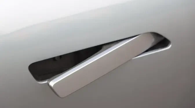 China Atur Gagang Pintu Mobil Secara Ketat Usai Sorotan Desain Tersembunyi