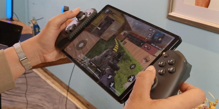Tablet Gaming Performa Tinggi yang Nyaman Digenggam dan Praktis