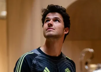 Senne Lammens Absen di Derby, Legenda Manchester United Berikan Kritik Tajam