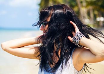 5 Cara Agar Rambut Tetap Sehat Meski Sering Terkena Sinar Matahari