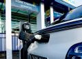 Pengisian Daya Kendaraan Listrik di Rumah Semakin Praktis dan Mudah