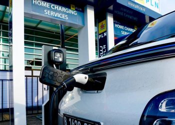 Pengisian Daya Kendaraan Listrik di Rumah Semakin Praktis dan Mudah