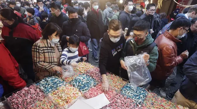 Strategi Produsen Kue Bulan Memanfaatkan Tren Viral untuk Menarik Konsumen Muda