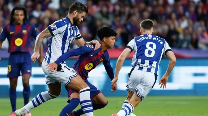 Hansi Flick Jelaskan Alasan Debut Wonderkid Barcelona