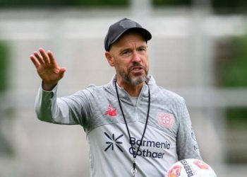 Staf Leverkusen Kalahkan Erik ten Hag: Pelatih Tanpa Ide Permainan Hanya Latihan Push-up!