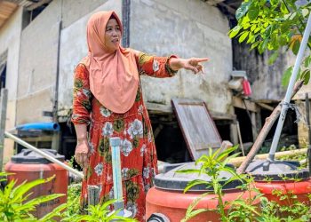 Warga Bantaran Sungai Kapuas Manfaatkan Gentong Mas Santun untuk Mencapai ODF