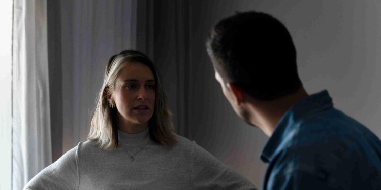 Mitos Wanita Emosional Sebagai Stereotip Patriarki yang Merugikan Semua Pihak