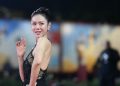 Debut Son Ye Jin di Karpet Merah Festival Film Venesia 2025 Pamer Punggung Atletis