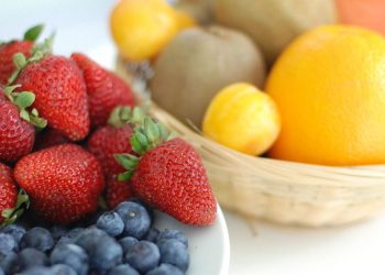 8 Buah yang Membantu Mempertajam Ingatan dan Mencegah Alzheimer