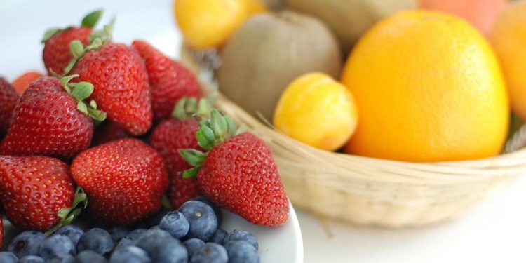 8 Buah yang Membantu Mempertajam Ingatan dan Mencegah Alzheimer