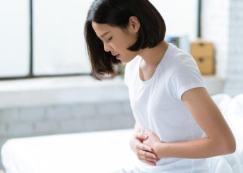 7 Obat Alami Asam Lambung yang Dapat Ditemukan di Dapur