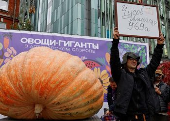 Labu Seberat 969 Kg Memecahkan Rekor Sayuran Raksasa di Rusia