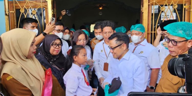 Cak Imin Terima Surat Pelajar SD soal MBG di Tapanuli Tengah dan Isinya