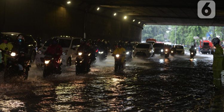 54 RT Jakarta Terendam Banjir dengan Ketinggian Air Hingga 130 Cm