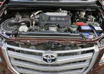 Cara Aman Mencuci Mesin Mobil yang Bisa Dilakukan Sendiri