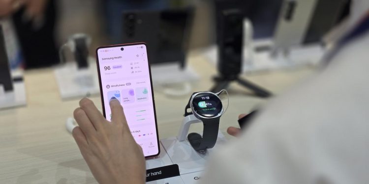 Menguji Gemini AI di Galaxy Z Flip7 dan Watch8 untuk Konten dan Kehidupan Sehat