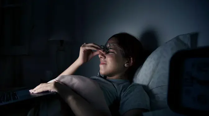 Bangun Tengah Malam dan Tak Bisa Tidur Lagi? Waspadai Gejala Insomnia!