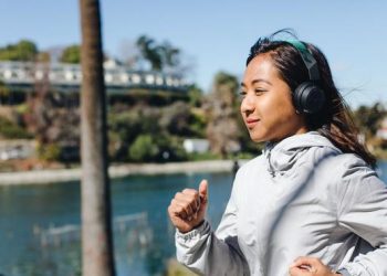 Rekomendasi Earbuds dan Headset untuk Olahraga dan Berkendara