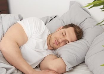 Tubuh Bereaksi Saat Mimpi, Ketahui Fenomena REM Sleep Behavior Disorder