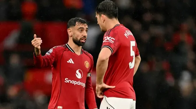 3 Berita Bola Teratas: Manajer Klub Rival Khawatir Pemain Terbaiknya Direkrut MU