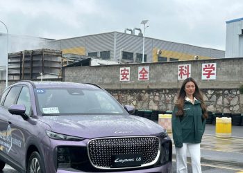 Laporan dari Cina: Cerita Miss Universe Indonesia Sanly Liu Rasakan Fitur Parkir Otomatis L8