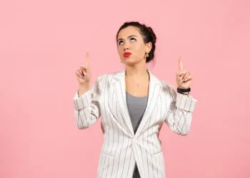 Sindrom Anak Perempuan Pertama: Tanggung Jawab sebagai Beban Emosional Seumur Hidup