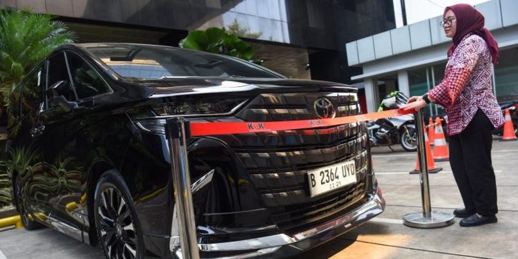 KPK Kembalikan Alphard yang Disita dari Rumah Immanuel Ebenezer, Ini Alasannya