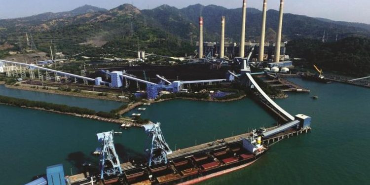 Warga PLTU Suralaya Mendapat Sambungan Listrik Gratis