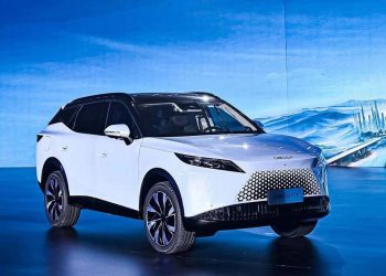 Laporan dari Cina: OMODA O7 Memudahkan Parkir dengan Sentuhan Jari