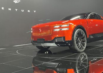 Laporan dari Tokyo: Century Naik Kasta, Lexus LS Berubah Menjadi Minivan 6 Roda