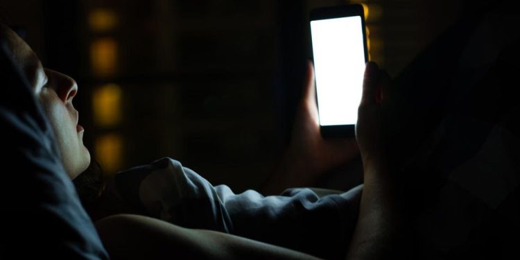 Kebiasaan Bermain Gadget Dapat Memicu Diabetes Menurut Dokter