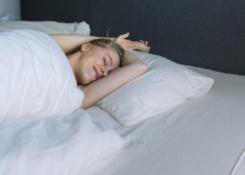5 Manfaat Tidur Tanpa Pakaian Untuk Kesehatan yang Tak Boleh Dilewatkan
