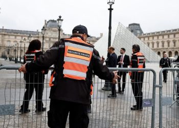 Kekecewaan Turis Saat Museum Louvre Tutup Karena Perampokan